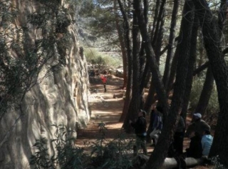  协助登山者 